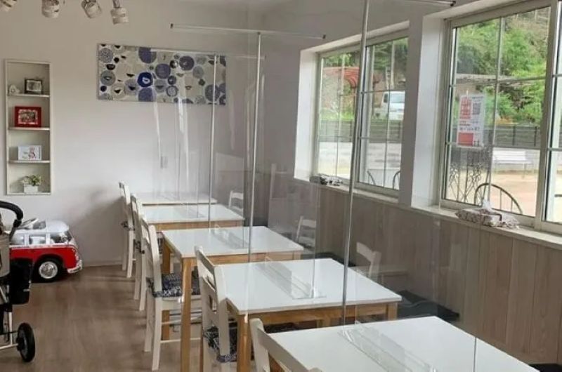  Dog cafe ふきの花