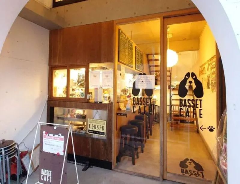 バセットカフェ