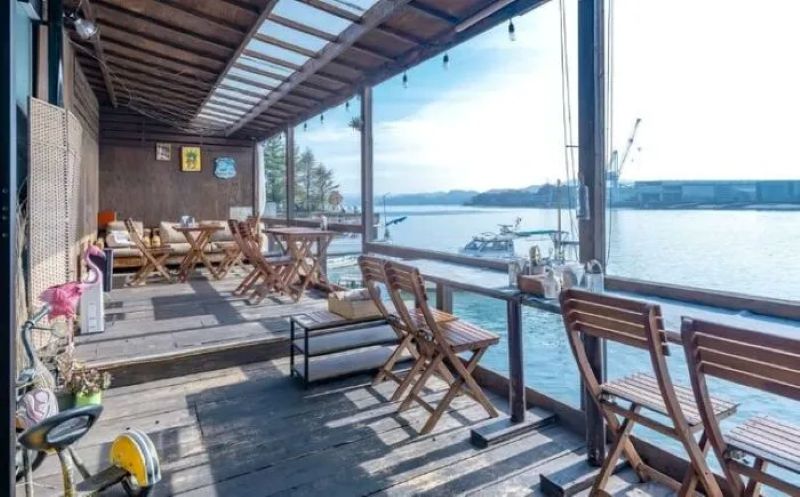  BUZZ KITCHEN（バズキッチン）